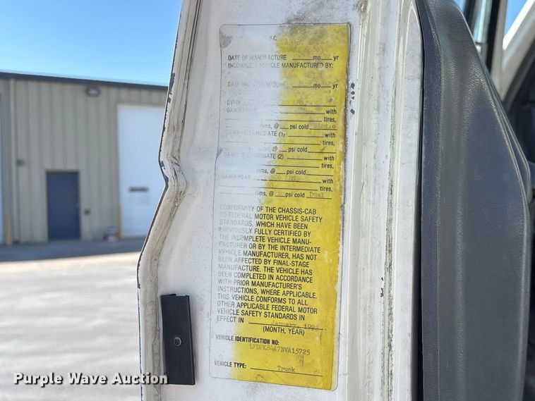 image for item FG0214 1992 Ford F800 dump flatbed truck