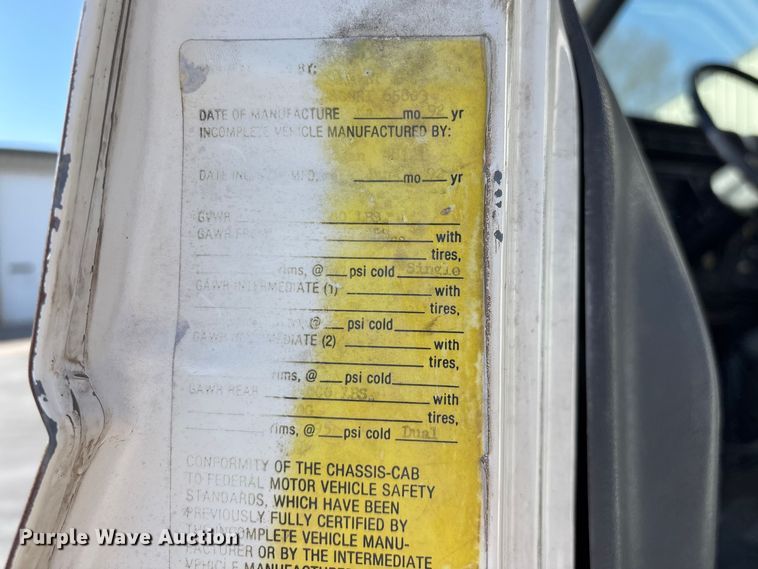 image for item FG0214 1992 Ford F800 dump flatbed truck