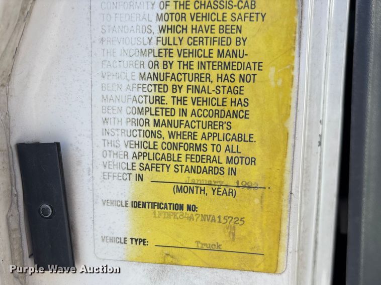 image for item FG0214 1992 Ford F800 dump flatbed truck