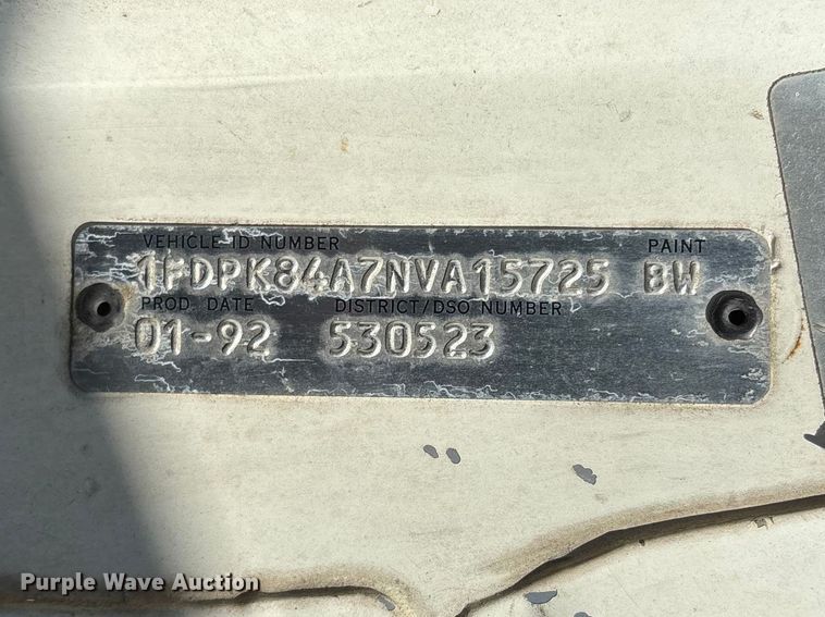 image for item FG0214 1992 Ford F800 dump flatbed truck