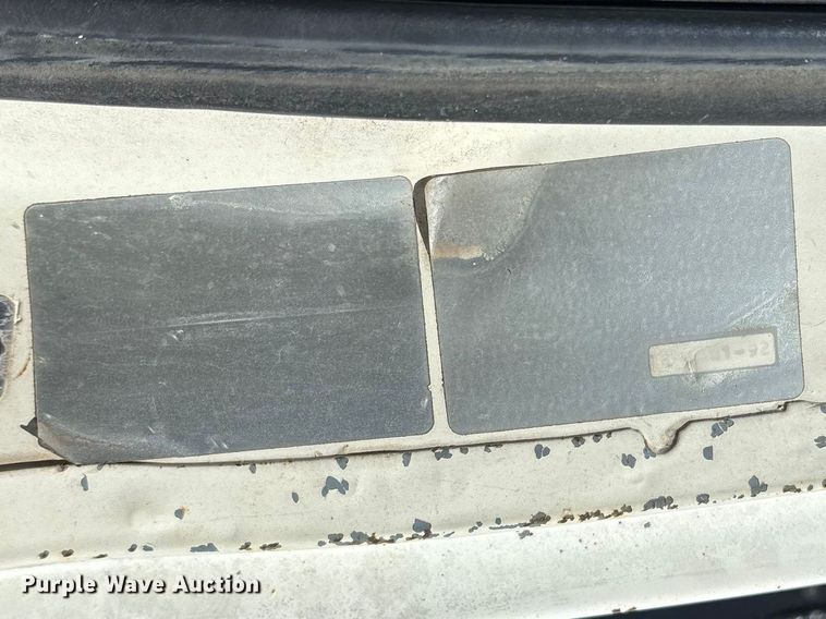 image for item FG0214 1992 Ford F800 dump flatbed truck