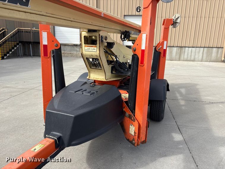 image for item FG2745 2009 JLG T500 boom lift