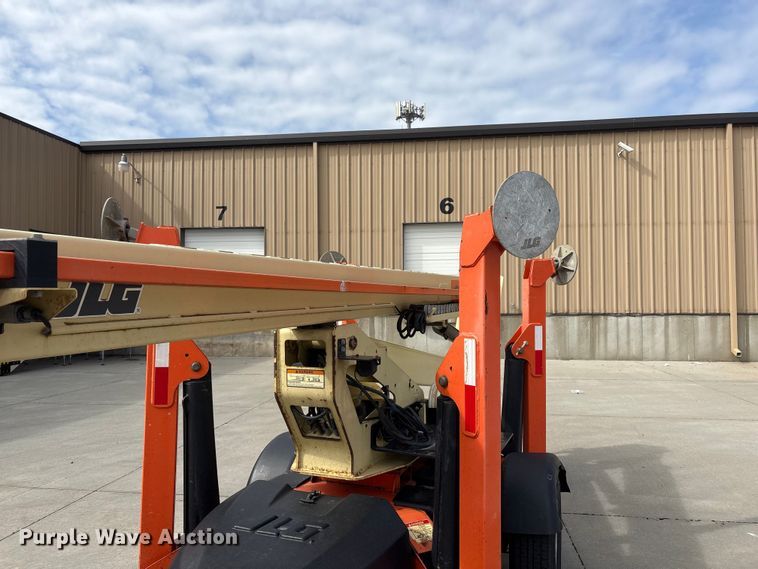 image for item FG2745 2009 JLG T500 boom lift