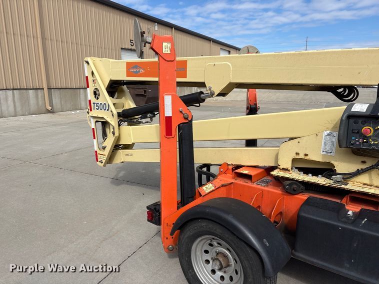image for item FG2745 2009 JLG T500 boom lift