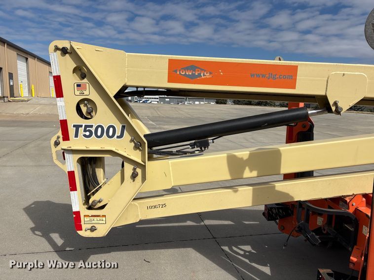 image for item FG2745 2009 JLG T500 boom lift