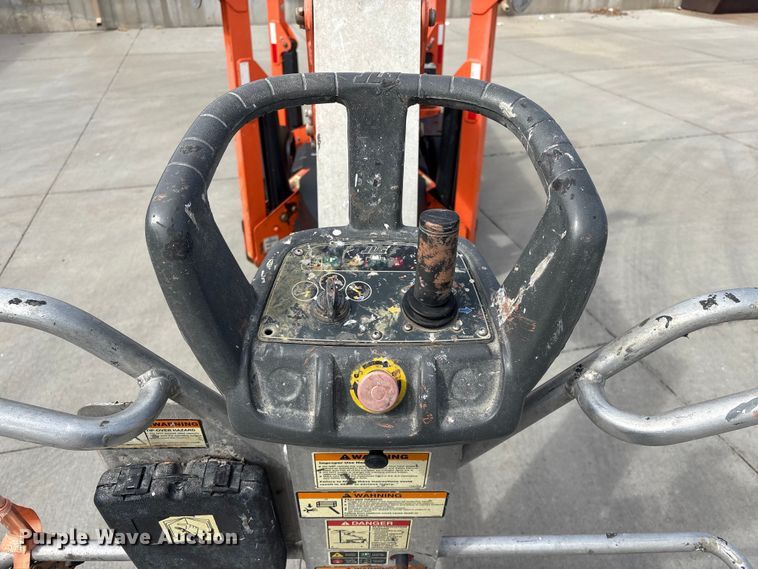 image for item FG2745 2009 JLG T500 boom lift