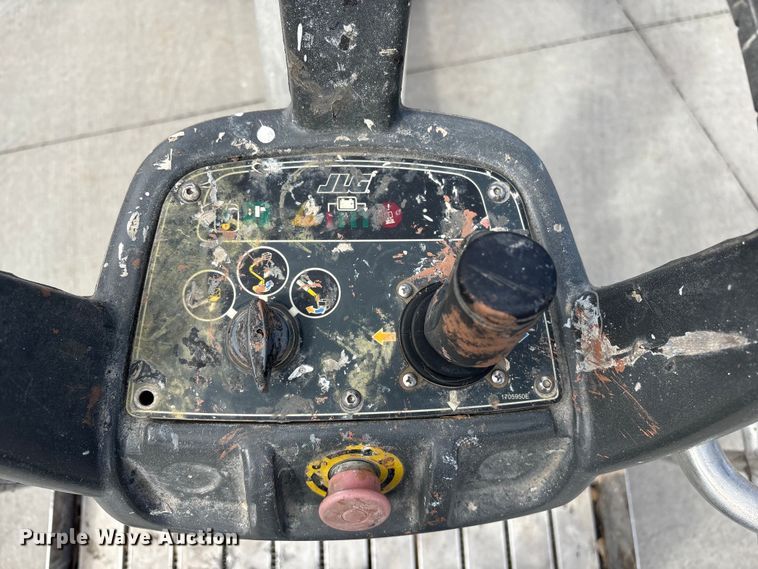 image for item FG2745 2009 JLG T500 boom lift