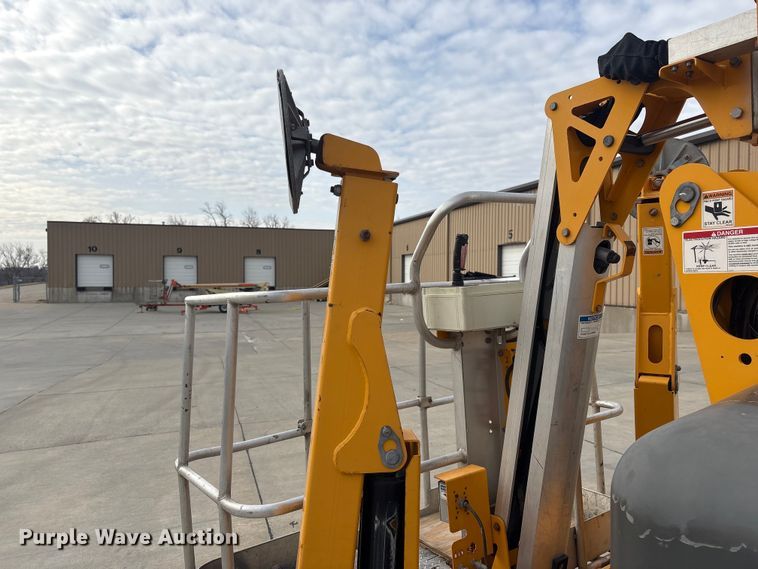 image for item FG2746 2015 Haulotte 55XA boom lift