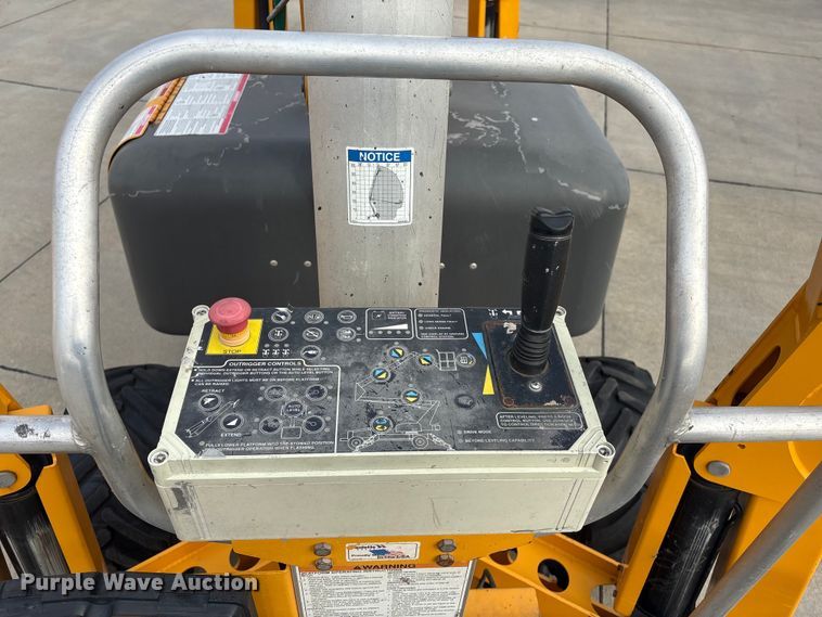 image for item FG2746 2015 Haulotte 55XA boom lift