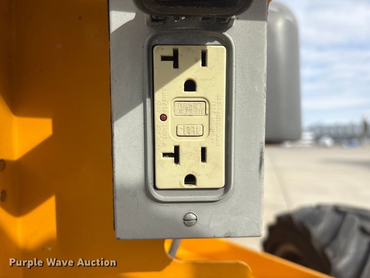 image for item FG2746 2015 Haulotte 55XA boom lift