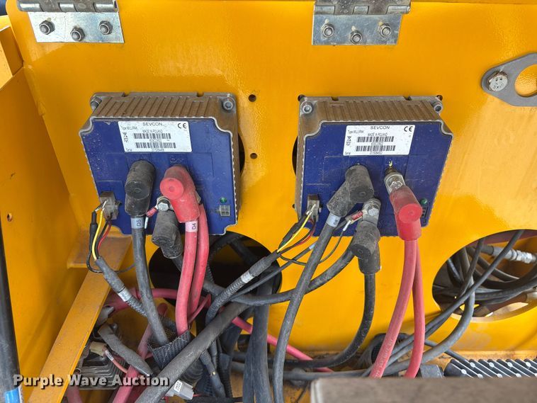 image for item FG2746 2015 Haulotte 55XA boom lift