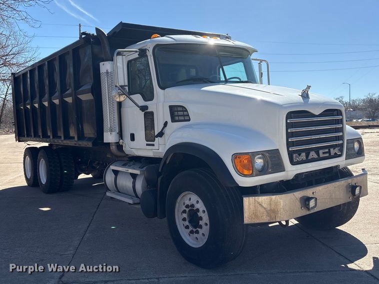 image for item FG2772 2007 Mack CV713 dump truck