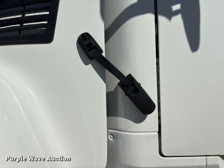 image for item FG2772 2007 Mack CV713 dump truck