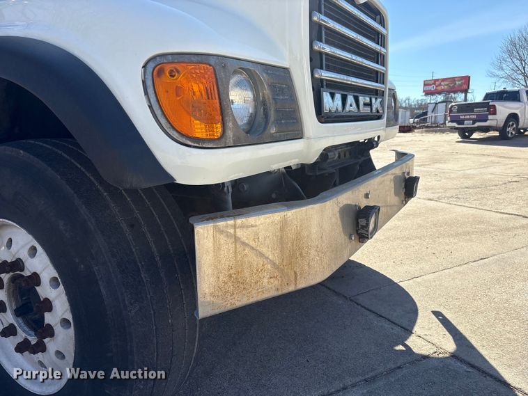 image for item FG2772 2007 Mack CV713 dump truck