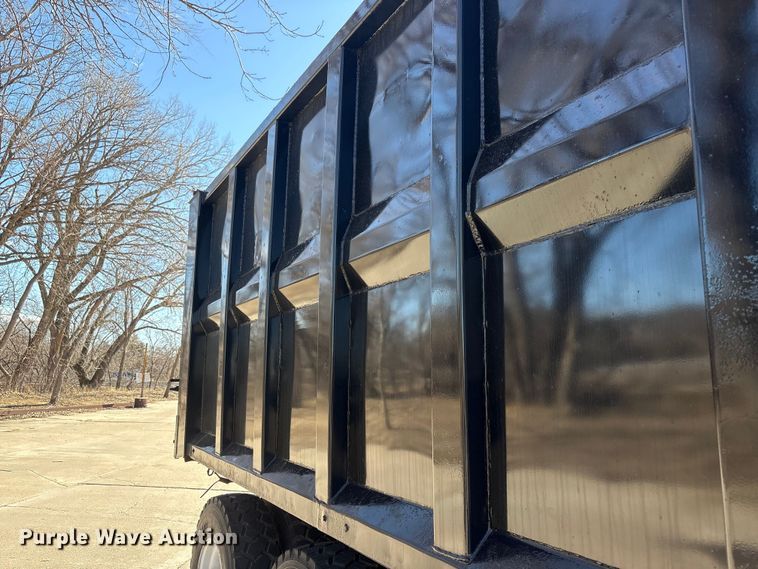 image for item FG2772 2007 Mack CV713 dump truck