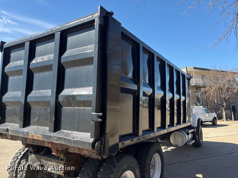 image for item FG2772 2007 Mack CV713 dump truck