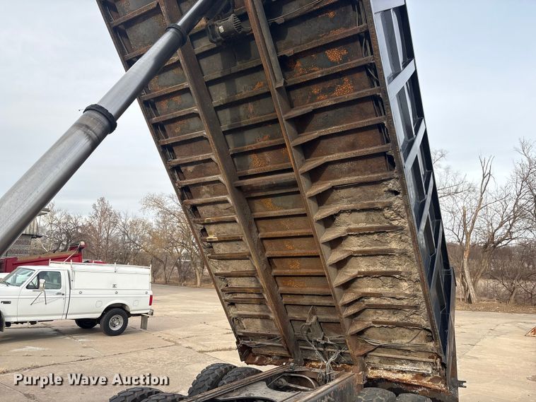 image for item FG2772 2007 Mack CV713 dump truck