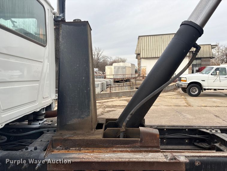 image for item FG2772 2007 Mack CV713 dump truck