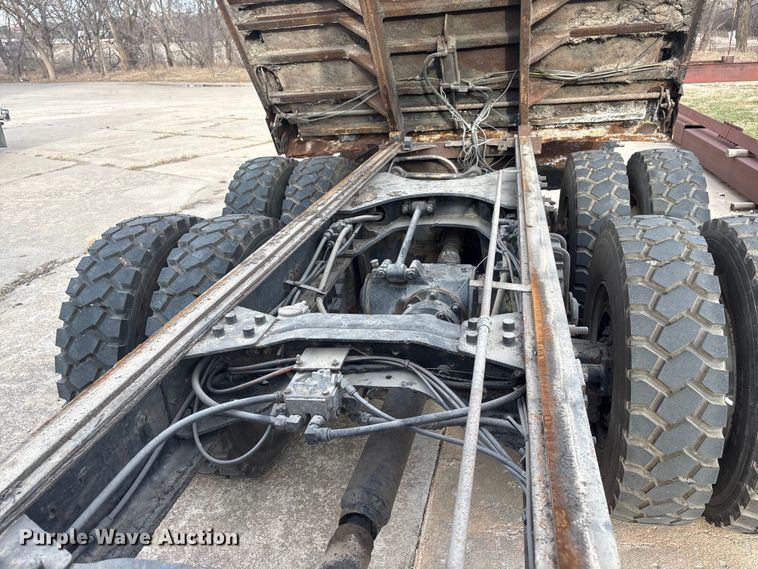 image for item FG2772 2007 Mack CV713 dump truck