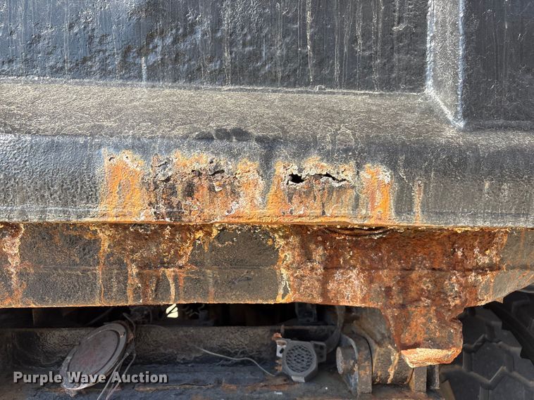 image for item FG2772 2007 Mack CV713 dump truck