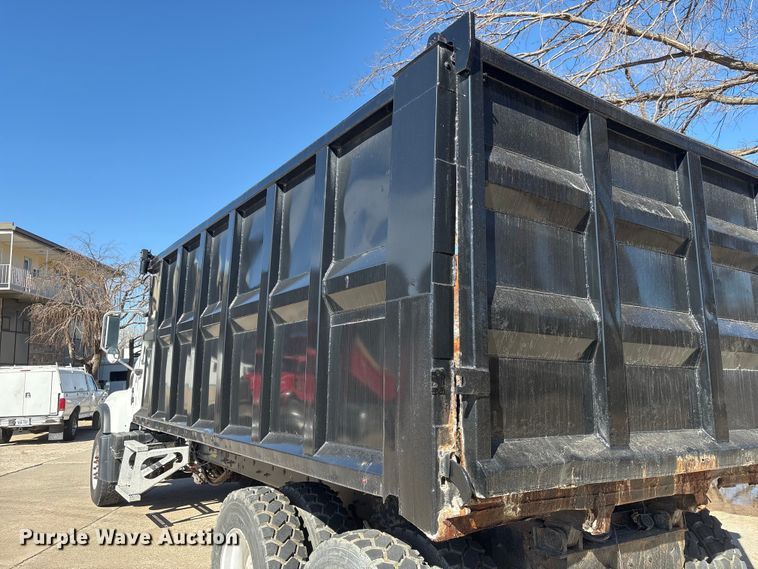 image for item FG2772 2007 Mack CV713 dump truck