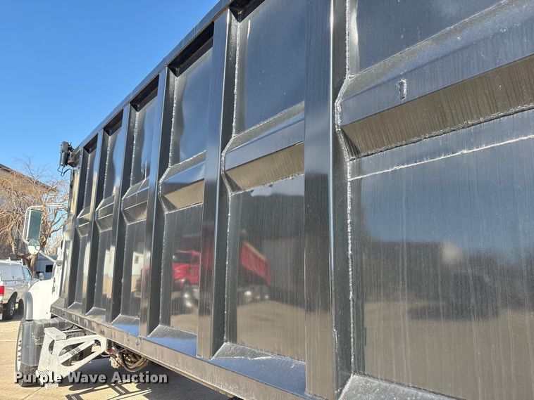 image for item FG2772 2007 Mack CV713 dump truck