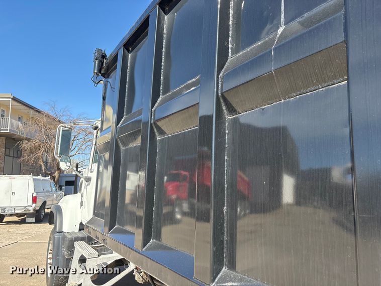 image for item FG2772 2007 Mack CV713 dump truck