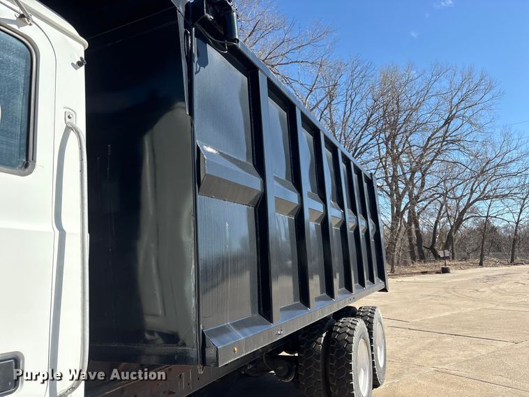 image for item FG2772 2007 Mack CV713 dump truck