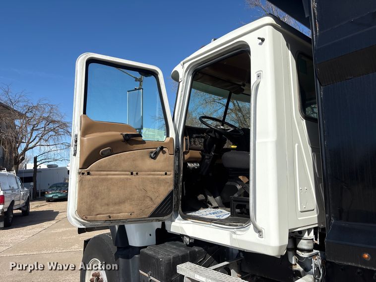 image for item FG2772 2007 Mack CV713 dump truck