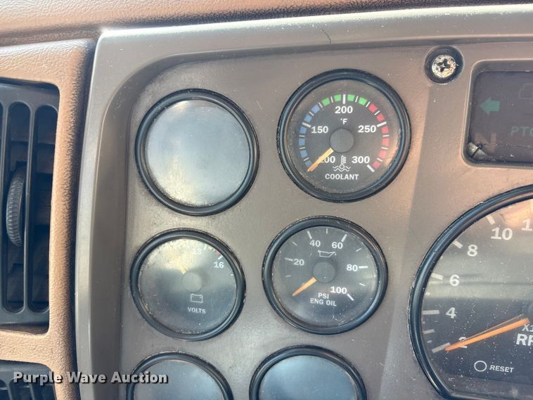 image for item FG2772 2007 Mack CV713 dump truck