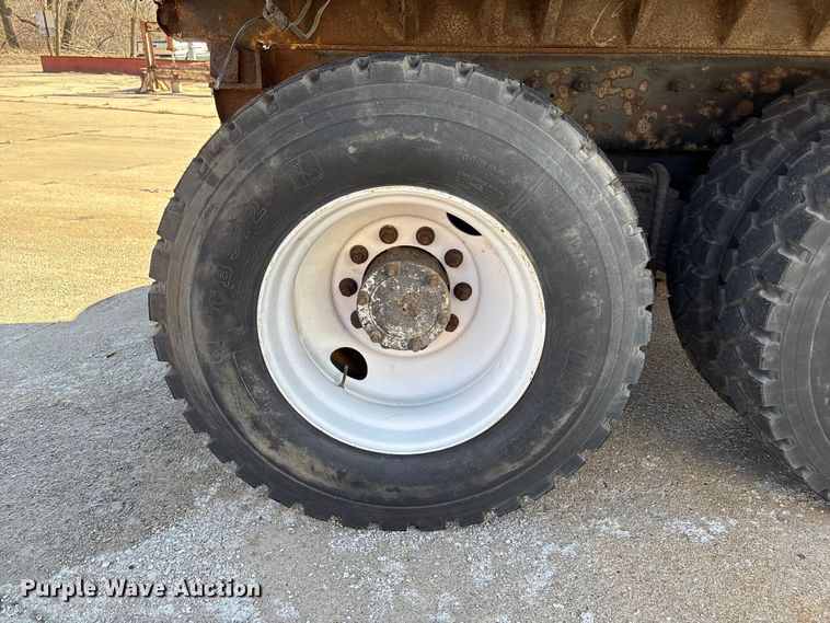 image for item FG2772 2007 Mack CV713 dump truck