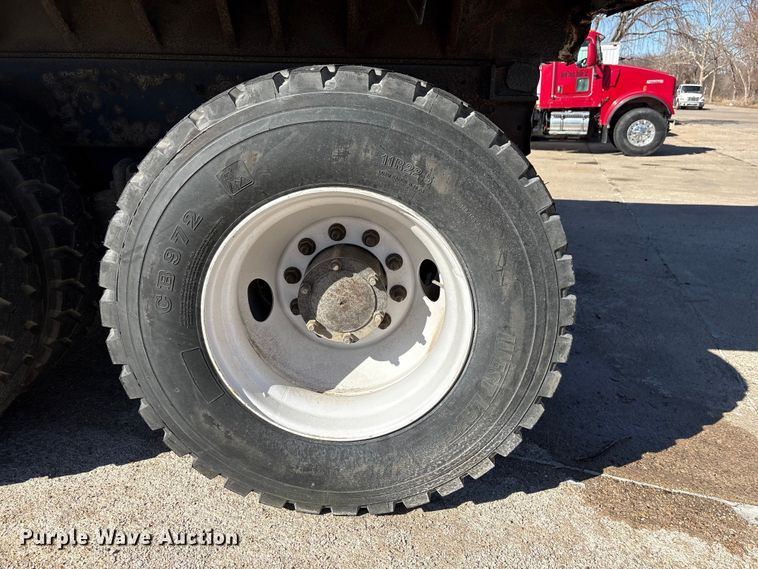 image for item FG2772 2007 Mack CV713 dump truck