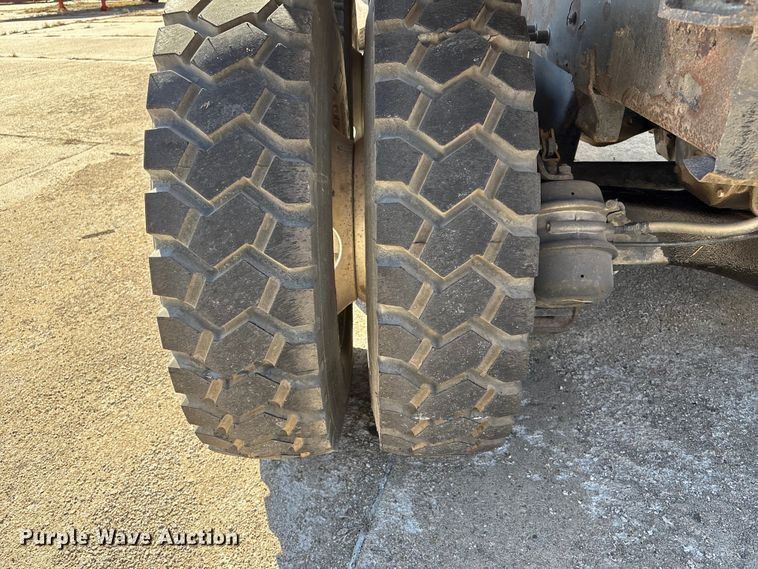 image for item FG2772 2007 Mack CV713 dump truck