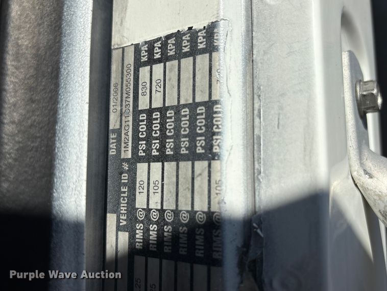 image for item FG2772 2007 Mack CV713 dump truck