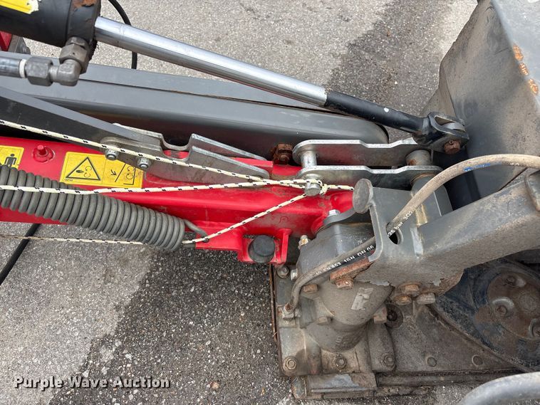 image for item FG2857 AGCO DM287 disc mower