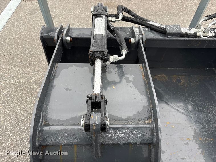 image for item FG2859 2025 Wolverine GB-11-72W skid steer grapple bucket