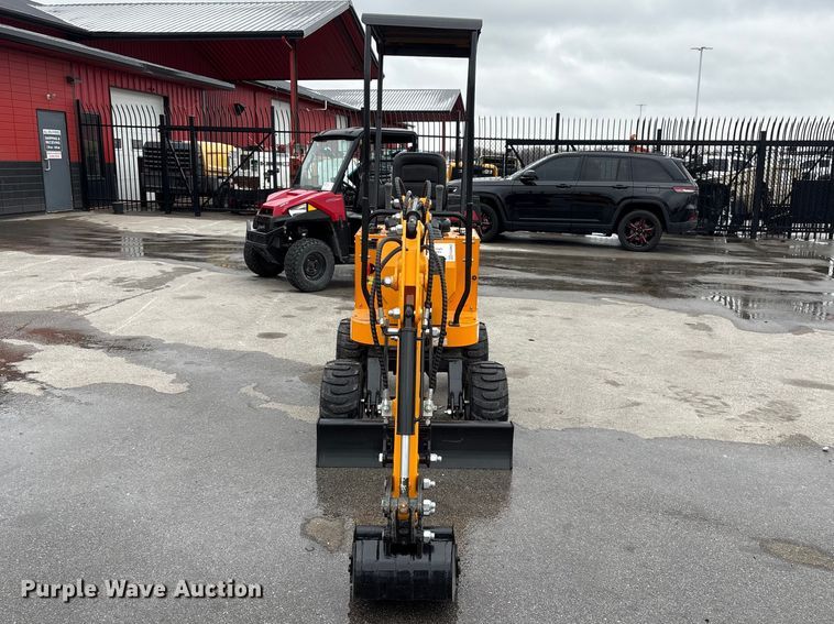 image for item FG2862 2026 Vicsec L13 wheeled mini excavator