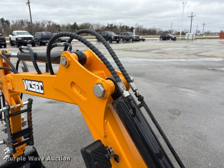 image for item FG2862 2026 Vicsec L13 wheeled mini excavator