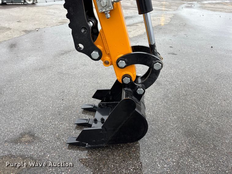 image for item FG2862 2026 Vicsec L13 wheeled mini excavator