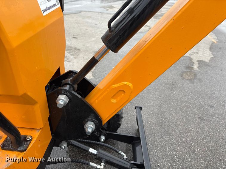 image for item FG2862 2026 Vicsec L13 wheeled mini excavator