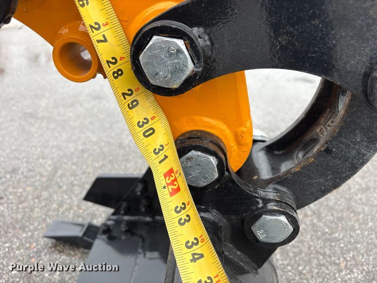 image for item FG2862 2026 Vicsec L13 wheeled mini excavator