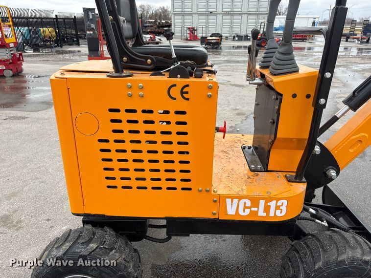 image for item FG2862 2026 Vicsec L13 wheeled mini excavator