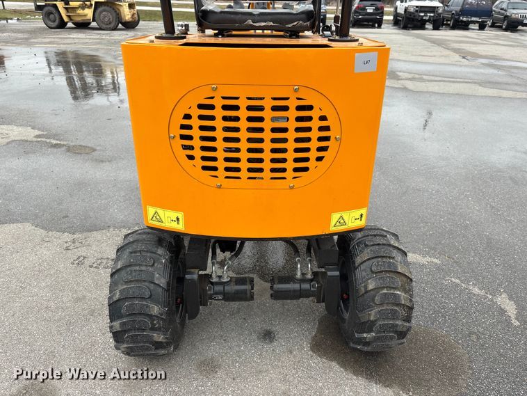 image for item FG2862 2026 Vicsec L13 wheeled mini excavator