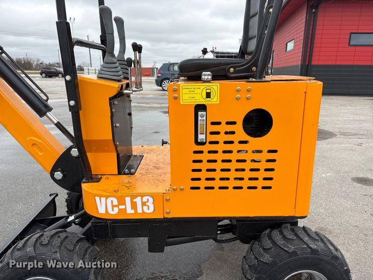 image for item FG2862 2026 Vicsec L13 wheeled mini excavator
