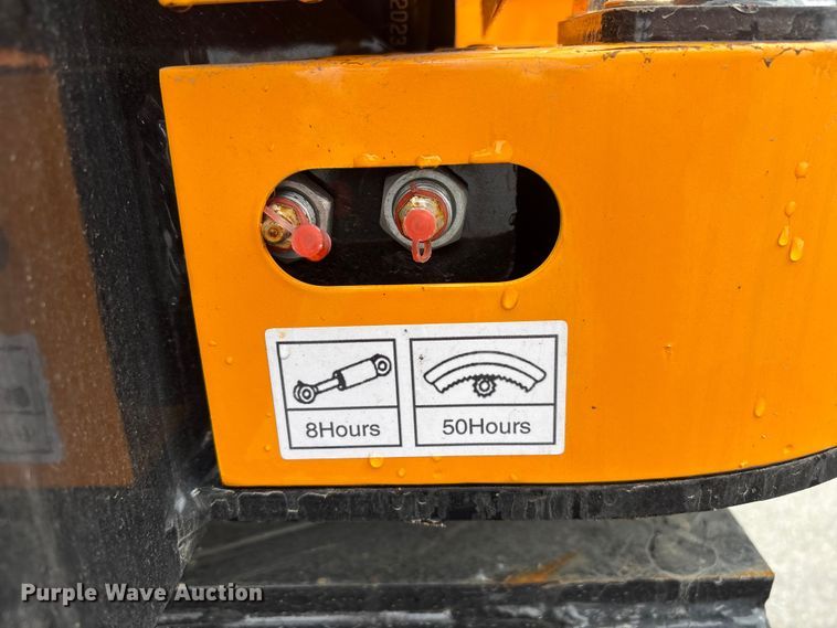 image for item FG2862 2026 Vicsec L13 wheeled mini excavator