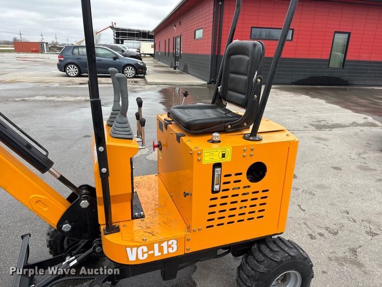 image for item FG2862 2026 Vicsec L13 wheeled mini excavator