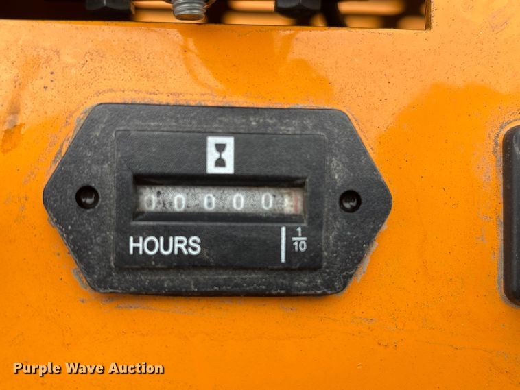 image for item FG2862 2026 Vicsec L13 wheeled mini excavator