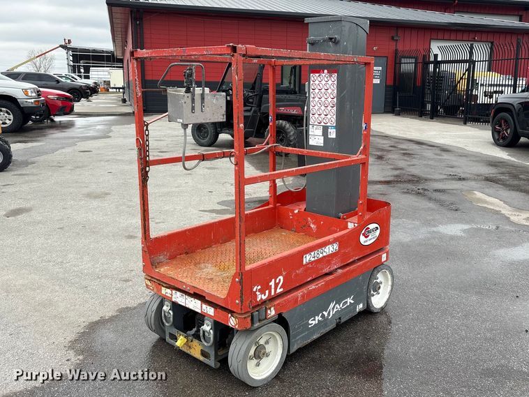 image for item FG2863 2017 SkyJack SJ12 vertical lift