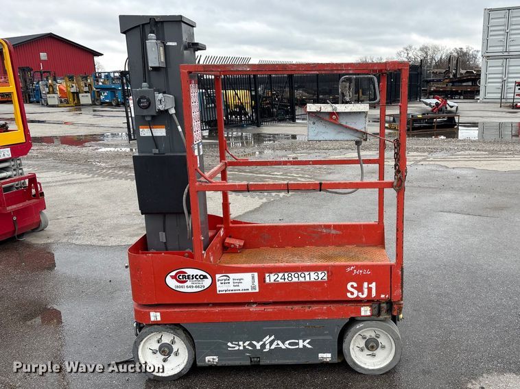 image for item FG2863 2017 SkyJack SJ12 vertical lift