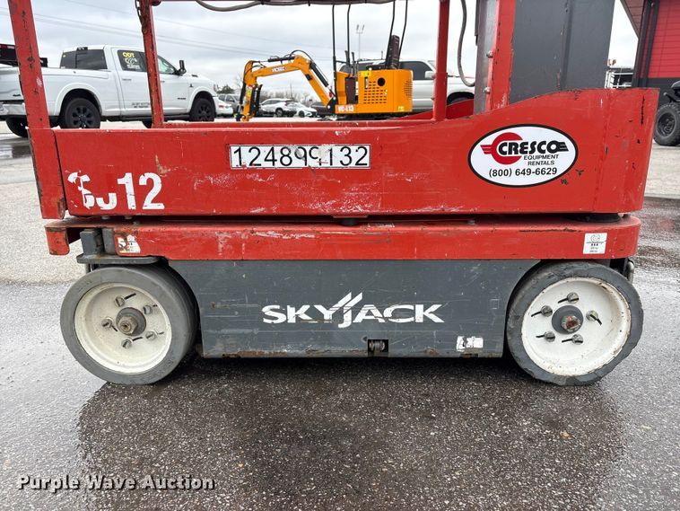 image for item FG2863 2017 SkyJack SJ12 vertical lift